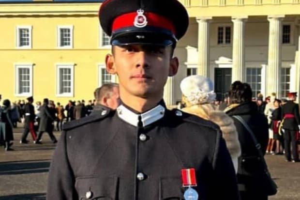 Profil Rafi Pratama Insan, Taruna Muda Ganteng Lulusan Royal Military Academy Sandhurst di Inggris Profil Rafi Pratama Insan, Taruna Muda Ganteng Lulusan Royal Military Academy Sandhurst di Inggris