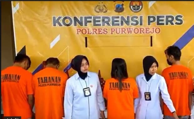 Prostitusi Online MiChat di Purworejo Digerebek, Omzet Sehari Capai Rp10 Juta Prostitusi Online MiChat di Purworejo Digerebek, Omzet Sehari Capai Rp10 Juta