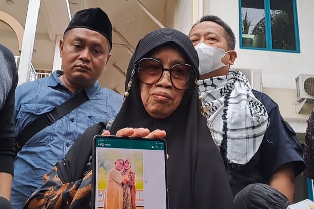 Ibu Ustaz Arifin Ilham Ridho Umi Yuni Menikah dengan Abah Agam: Tapi Jangan Bohong Ibu Ustaz Arifin Ilham Ridho Umi Yuni Menikah dengan Abah Agam: Tapi Jangan Bohong
