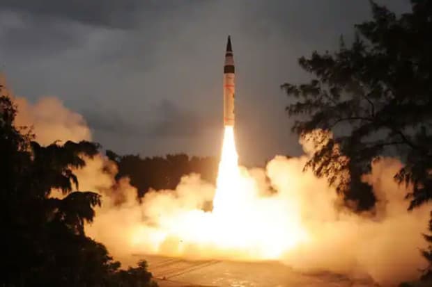 Mengenal Agni-V, Rudal Balistik Antar Benua India dengan Kemampuan Mengerikan Mengenal Agni-V, Rudal Balistik Antar Benua India dengan Kemampuan Mengerikan