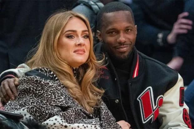 Heboh Cincin Tunangan Adele dari Rich Paul Senilai Rp15,2 Miliar Heboh Cincin Tunangan Adele dari Rich Paul Senilai Rp15,2 Miliar