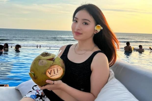 Natasha Wilona soal Beredarnya Foto Dugem Bareng Verrell Bramasta: Udah Lama Banget Natasha Wilona soal Beredarnya Foto Dugem Bareng Verrell Bramasta: Udah Lama Banget