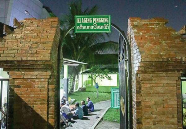 Misteri Kematian Ki Ageng Pengging yang Gencar Mendakwahkan Syekh Siti Jenar Misteri Kematian Ki Ageng Pengging yang Gencar Mendakwahkan Syekh Siti Jenar