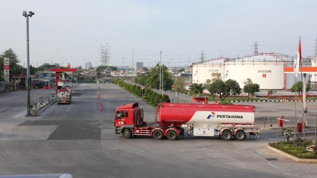Depo Pertamina Plumpang Terbakar, 4 Terminal Dikerahkan Sokong Pasokan BBM Depo Pertamina Plumpang Terbakar, 4 Terminal Dikerahkan Sokong Pasokan BBM