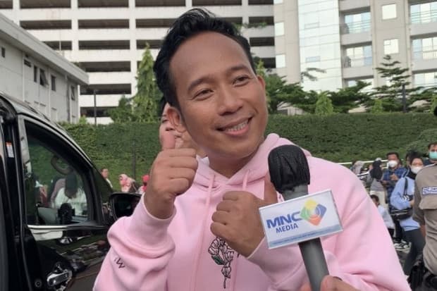 Sempat Terkejut, Denny Cagur Antusias Sambut Kembalinya Raffi Ahmad di Acara Dahsyat Sempat Terkejut, Denny Cagur Antusias Sambut Kembalinya Raffi Ahmad di Acara Dahsyat