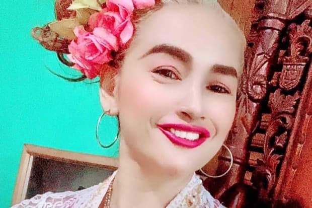 Profil Lilis Karlina, Pelantun Goyang Karawang yang Anaknya Ditangkap karena Diduga Bandar Narkoba Profil Lilis Karlina, Pelantun Goyang Karawang yang Anaknya Ditangkap karena Diduga Bandar Narkoba