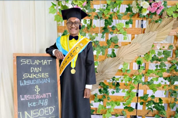 Putra Daerah dari Ujung Indonesia Raih Cumlaude di Unsoed, Ini Profilnya Putra Daerah dari Ujung Indonesia Raih Cumlaude di Unsoed, Ini Profilnya