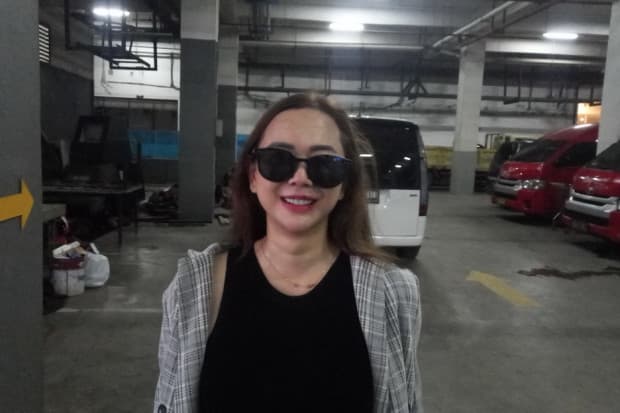 Nonton Konser Arctic Monkeys, Aura Kasih Berharap Lagu-Lagu Ini Dimainkan Nonton Konser Arctic Monkeys, Aura Kasih Berharap Lagu-Lagu Ini Dimainkan