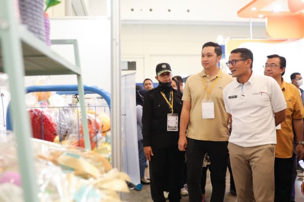 Menparekraf Sandiaga Dorong Kolaborasi untuk Bangkitkan UMKM Kuliner Menparekraf Sandiaga Dorong Kolaborasi untuk Bangkitkan UMKM Kuliner