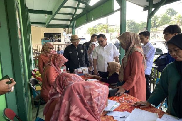 Ketua DPW Perindo DKI Berikan Bantuan Alat Kesehatan untuk Posyandu RW 10 Bintaro Ketua DPW Perindo DKI Berikan Bantuan Alat Kesehatan untuk Posyandu RW 10 Bintaro