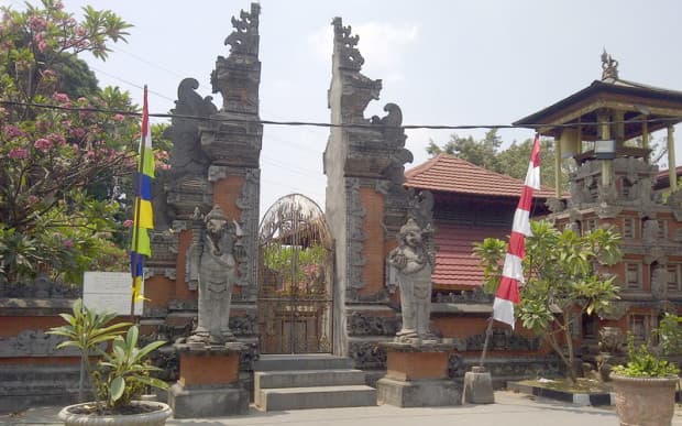 10 Pura di Jakarta yang Bisa Dikunjungi Umat Hindu untuk Beribadah 10 Pura di Jakarta yang Bisa Dikunjungi Umat Hindu untuk Beribadah