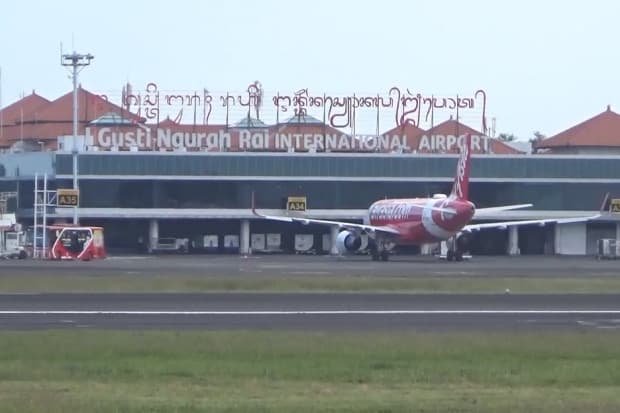 Kembali Beroperasi, Bandara I Gusti Ngurah Rai Langsung Dipadati Penumpang Kembali Beroperasi, Bandara I Gusti Ngurah Rai Langsung Dipadati Penumpang