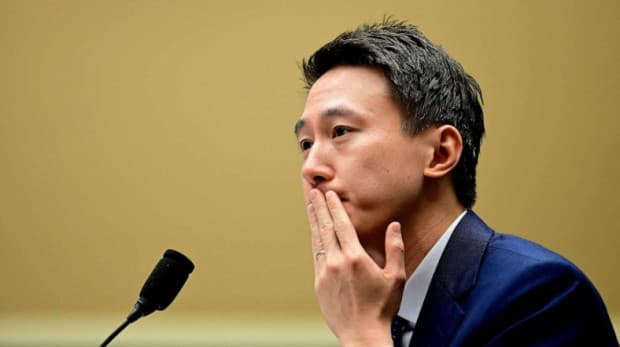 Duduk di Kursi Panas Kongres AS, CEO TikTok Dicecar Soal Hubungan dengan China Duduk di Kursi Panas Kongres AS, CEO TikTok Dicecar Soal Hubungan dengan China