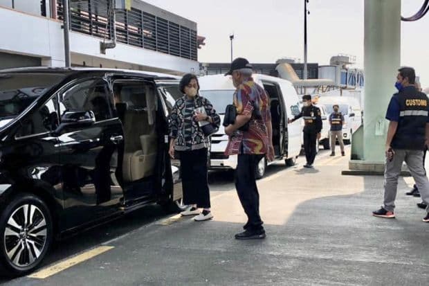 Terungkap, Mobil Alphard Sakti Masuk Apron Bandara untuk Jemput Sri Mulyani