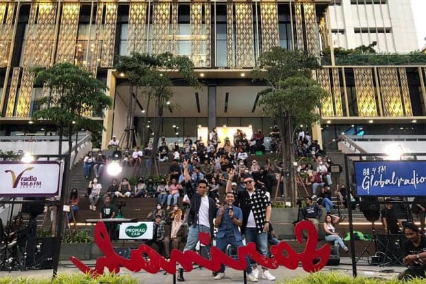 AyiCOUSTIC X Indra Sinaga, HalloMumu, dan Prinsa Mandagie Temani V Listeners Berbuka Puasa AyiCOUSTIC X Indra Sinaga, HalloMumu, dan Prinsa Mandagie Temani V Listeners Berbuka Puasa