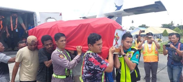 Gugur saat Pengamanan Salat Tarawih di Distrik Ilu, Jenazah 2 Anggota TNI Diterbangkan ke Jayapura