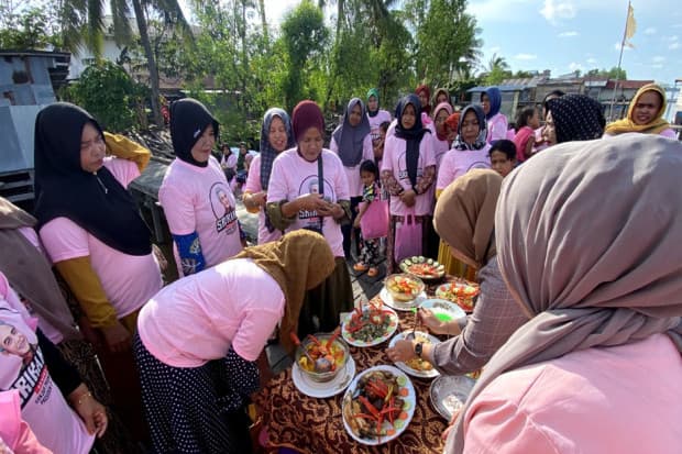 Lestarikan Kuliner Tradisional, Emak-emak Berlatih dengan Pagatan Cooking Club Lestarikan Kuliner Tradisional, Emak-emak Berlatih dengan Pagatan Cooking Club