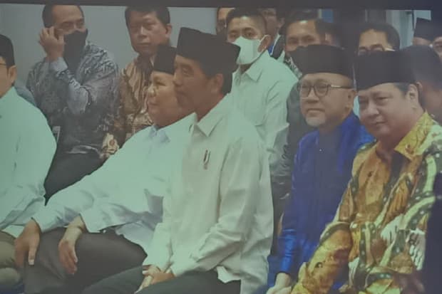 Jokowi: Saya Baru Tahu Pak Zulhas Juga Ingin Diajak Kunker seperti Prabowo Jokowi: Saya Baru Tahu Pak Zulhas Juga Ingin Diajak Kunker seperti Prabowo