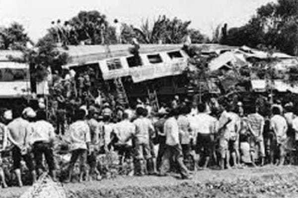 Tragedi Bintaro 1987, Musibah Terburuk dalam Sejarah Perkeretaapian di Indonesia Tragedi Bintaro 1987, Musibah Terburuk dalam Sejarah Perkeretaapian di Indonesia