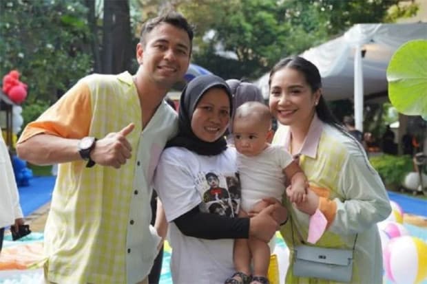 Raffi Ahmad Ngakak Dengar Sus Rini Sebutkan Nama-Nama dan Silsilah Keluarga Mainan Dinosaurus Rayyanza Raffi Ahmad Ngakak Dengar Sus Rini Sebutkan Nama-Nama dan Silsilah Keluarga Mainan Dinosaurus Rayyanza