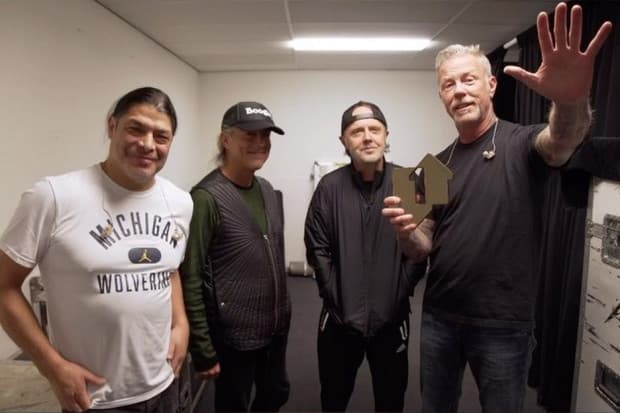 Jaga Gaya Hidup, Lars Ulrich Sebut Metallica Ingin Terus Manggung hingga 20 Tahun Lagi Jaga Gaya Hidup, Lars Ulrich Sebut Metallica Ingin Terus Manggung hingga 20 Tahun Lagi
