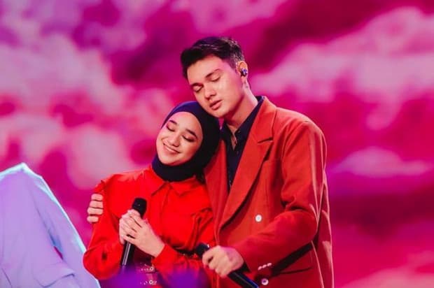 Tampil Duet di Panggung Top 4 Indonesian Idol XII, Nabilah dan Paul Dinilai Makin Serasi Tampil Duet di Panggung Top 4 Indonesian Idol XII, Nabilah dan Paul Dinilai Makin Serasi
