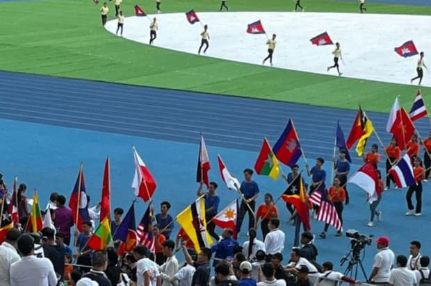 Kamboja Minta Maaf Bendera Indonesia Terbalik saat Pre-show Opening Ceremony Kamboja Minta Maaf Bendera Indonesia Terbalik saat Pre-show Opening Ceremony