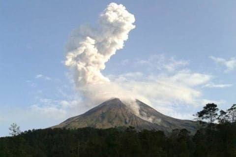 Legenda Gunung Merapi, Kutukan Mpu Sakti dan Lenyapnya Mataram Kuno Legenda Gunung Merapi, Kutukan Mpu Sakti dan Lenyapnya Mataram Kuno