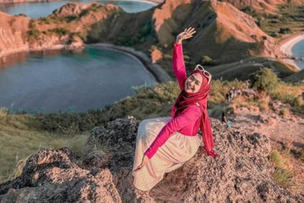 Ria Ricis Berenang di Laut Pakai Baju Gamis Banjir Pujian Netizen Ria Ricis Berenang di Laut Pakai Baju Gamis Banjir Pujian Netizen