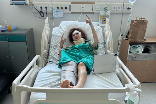 Angela Lee Tak Sadarkan Diri 2 Hari usai Kecelakaan Mobil Angela Lee Tak Sadarkan Diri 2 Hari usai Kecelakaan Mobil