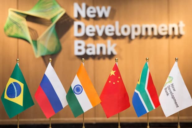 Arab Saudi Berpeluang Gabung dengan Bank BRICS, Bye Bye Dolar AS? Arab Saudi Berpeluang Gabung dengan Bank BRICS, Bye Bye Dolar AS?