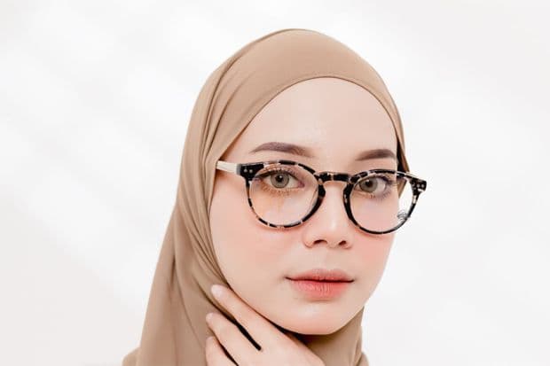 Rekomendasi Frame Kacamata Sesuai 5 Bentuk Wajah, Jangan Salah Pilih!