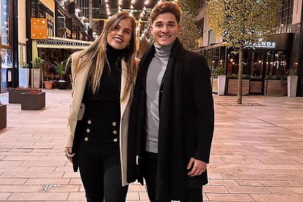 Profil Maria Emilia, Pasangan Julian Alvarez Pemain Argentina yang Datang ke Indonesia Profil Maria Emilia, Pasangan Julian Alvarez Pemain Argentina yang Datang ke Indonesia