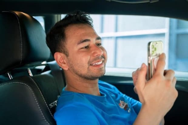 Usai NCT Dojaejung, Raffi Ahmad Ajak Lionel Messi Main ke Andara? Usai NCT Dojaejung, Raffi Ahmad Ajak Lionel Messi Main ke Andara?