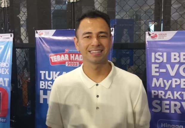 Tantang Desta di Lagi-Lagi Tenis, Raffi Ahmad Siapkan Piala Berlian Rp2 Miliar Tantang Desta di Lagi-Lagi Tenis, Raffi Ahmad Siapkan Piala Berlian Rp2 Miliar