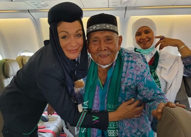 Jemaah Haji Majalengka Minta Turun Pesawat karena Ingat Belum Kasih Makan Ayam