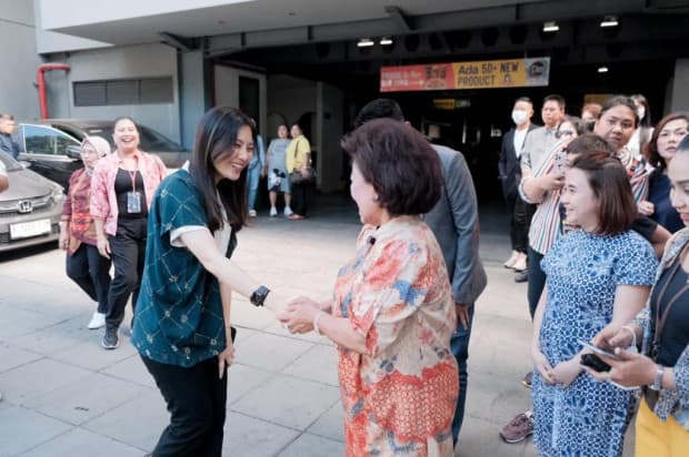 Dikunjungi Wamenparekraf Angela Tanoesoedibjo, Bu Rudy Cerita Pengalaman Rintis Usaha Dikunjungi Wamenparekraf Angela Tanoesoedibjo, Bu Rudy Cerita Pengalaman Rintis Usaha