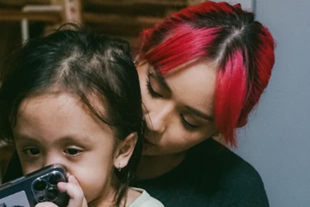 7 Artis yang Punya Anak Berkebutuhan Khusus dan Difabel, Nomor 6 Lebih dari Satu 7 Artis yang Punya Anak Berkebutuhan Khusus dan Difabel, Nomor 6 Lebih dari Satu