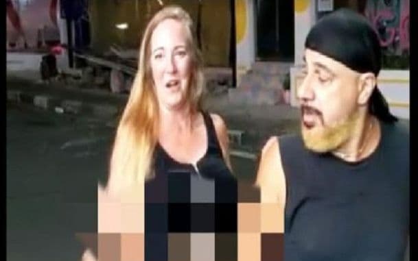 Bule Denmark Pamer Alat Kelamin di Atas Motor Akhirnya Diusir dari Bali Bule Denmark Pamer Alat Kelamin di Atas Motor Akhirnya Diusir dari Bali