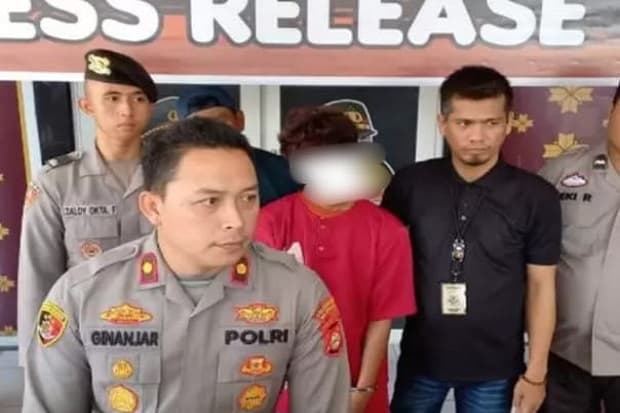 Tidak Diberi Uang Rokok, Anak Durhaka di Palembang Tusuk Ibu Kandung Tidak Diberi Uang Rokok, Anak Durhaka di Palembang Tusuk Ibu Kandung