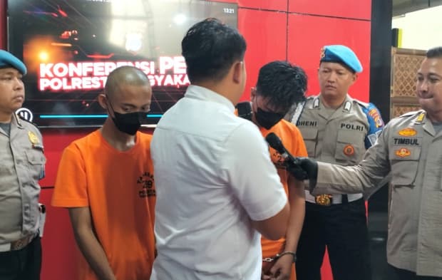 Remaja Penjaja Seks Online Ajak Teman Datang ke Yogyakarta Buka Praktik Esek-esek Remaja Penjaja Seks Online Ajak Teman Datang ke Yogyakarta Buka Praktik Esek-esek