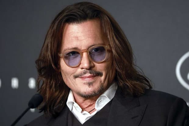 10 Artis Hollywood Ini Keturunan Bangsawan Inggris, Johnny Depp Sepupu Ratu Elizabeth II 10 Artis Hollywood Ini Keturunan Bangsawan Inggris, Johnny Depp Sepupu Ratu Elizabeth II