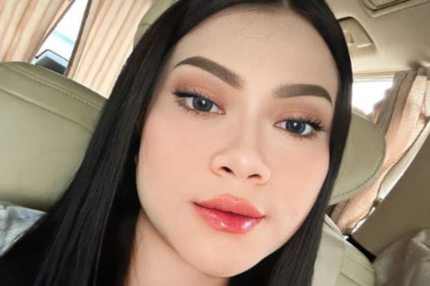 Diselingkuhi Suami, Influencer Hanum Mega Ngaku Siap Jadi Janda Tahun Ini Diselingkuhi Suami, Influencer Hanum Mega Ngaku Siap Jadi Janda Tahun Ini