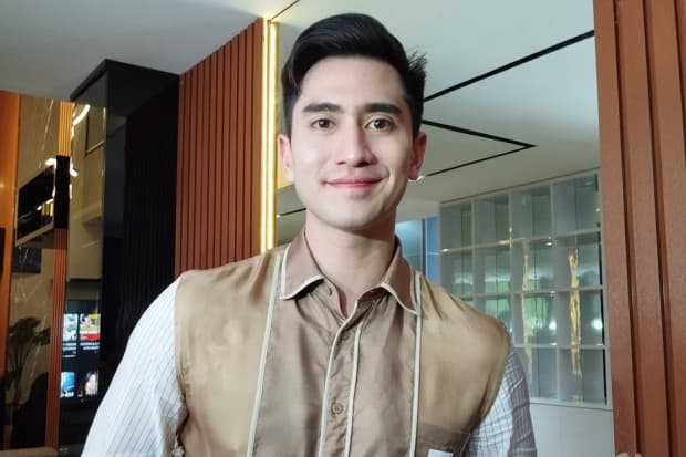 Verrell Bramasta Bersyukur Bisa Kurban Lebih Banyak pada Iduladha Tahun Ini Verrell Bramasta Bersyukur Bisa Kurban Lebih Banyak pada Iduladha Tahun Ini