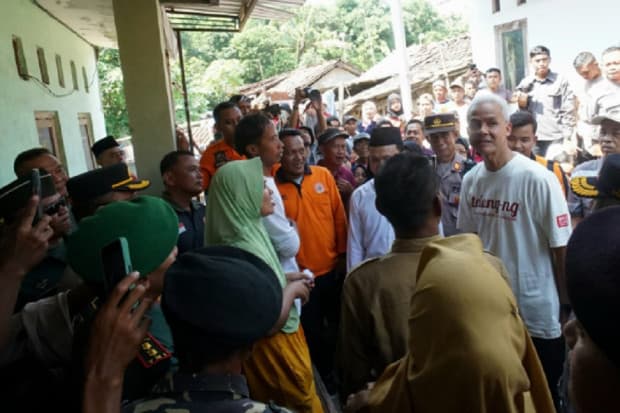 Ganjar Tengok Warga Tegal Korban Gempa Bantul, Begini Kondisinya Ganjar Tengok Warga Tegal Korban Gempa Bantul, Begini Kondisinya