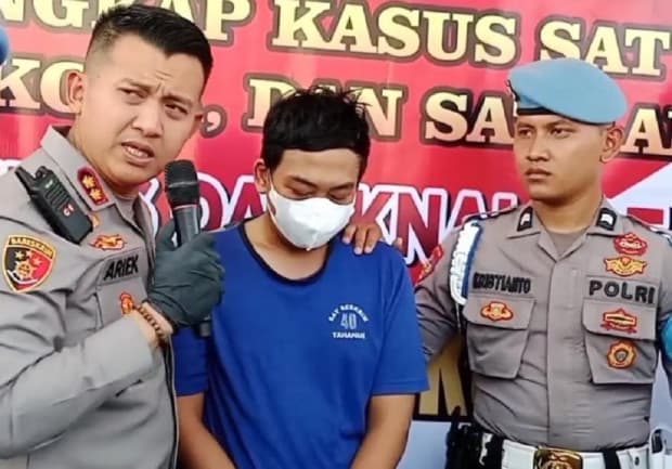 Bejat! Ini Tampang Guru Honorer yang Cabuli Siswi SD di Kamar Hotel Bejat! Ini Tampang Guru Honorer yang Cabuli Siswi SD di Kamar Hotel