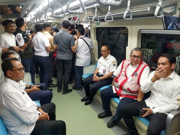 LRT Jabodebek Mulai Diuji Coba Terbatas, Stasiun Harjamukti ke Dukuh Atas Berjalan Mulus LRT Jabodebek Mulai Diuji Coba Terbatas, Stasiun Harjamukti ke Dukuh Atas Berjalan Mulus