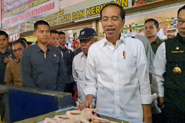 Jokowi Mampir ke Warung Nasi Bu Eha, Warga Bandung Curhat Harga Ayam Jokowi Mampir ke Warung Nasi Bu Eha, Warga Bandung Curhat Harga Ayam