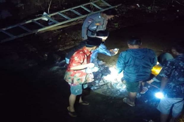 Sleman Gempar! Ditemukan Potongan Tangan dan Pakaian Dalam Wanita, Diduga Korban Mutilasi Sleman Gempar! Ditemukan Potongan Tangan dan Pakaian Dalam Wanita, Diduga Korban Mutilasi