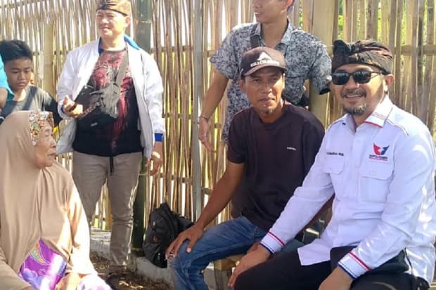 Bacaleg Perindo Kang Prabu Siap Jadi Penyambung Lidah Masyarakat Cirebon Bacaleg Perindo Kang Prabu Siap Jadi Penyambung Lidah Masyarakat Cirebon